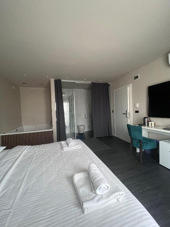 Hotel Forty Two Zagreb Bagian luar foto