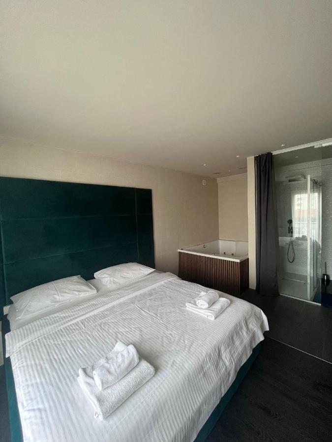 Hotel Forty Two Zagreb Bagian luar foto